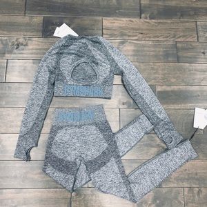 GYM SHARK GREY CROP TOP AND LEGGING SET SIZE XS